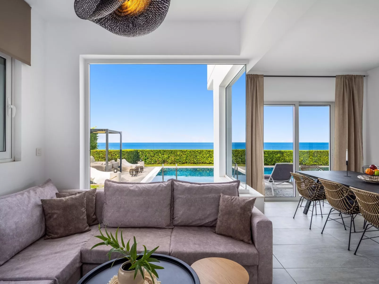 Moderne Villa mit Hügel- und Meerblick-Buiten