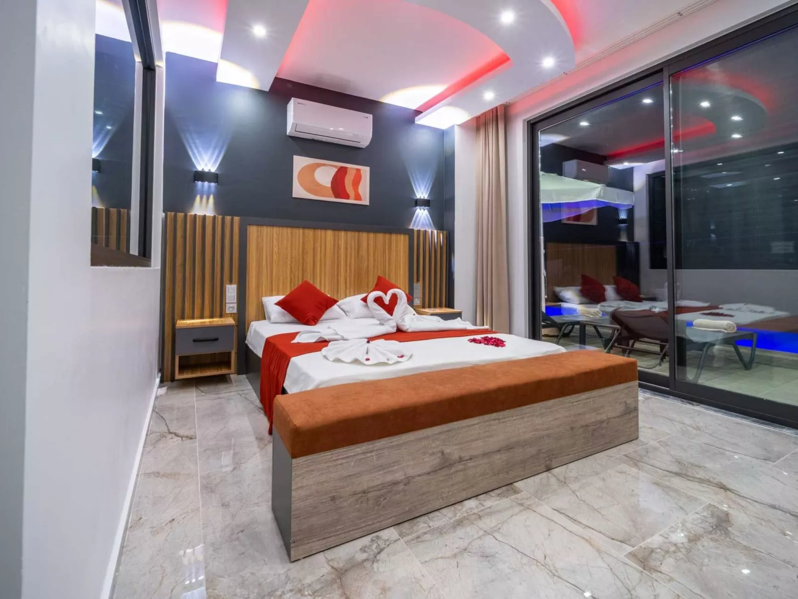 Luxuriöse Villa "Sard 3" mit Jacuzzi-Binnen