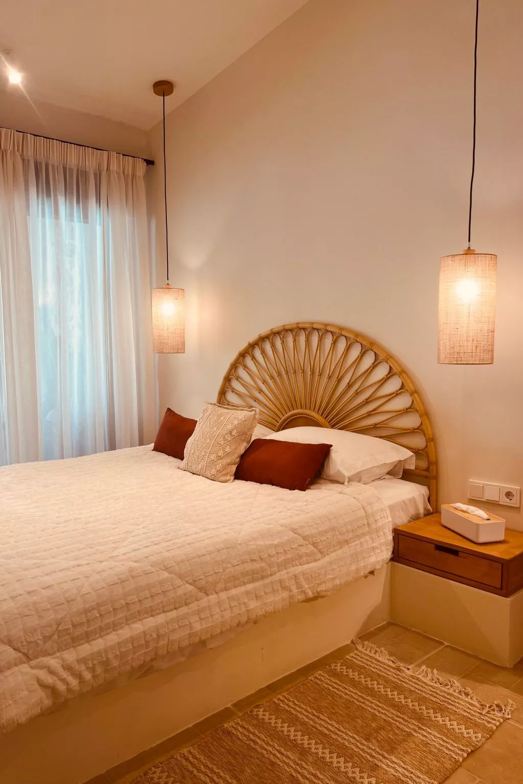 "Naya" mit eigenem Pool-Binnen