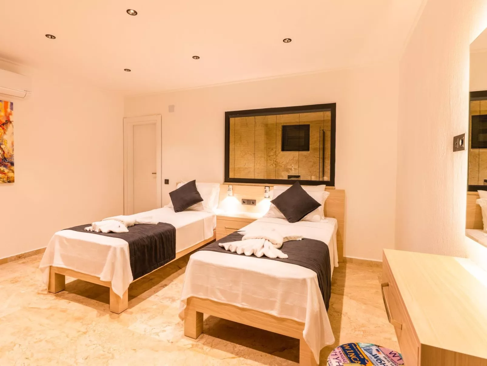 Azda-Image-tags.info