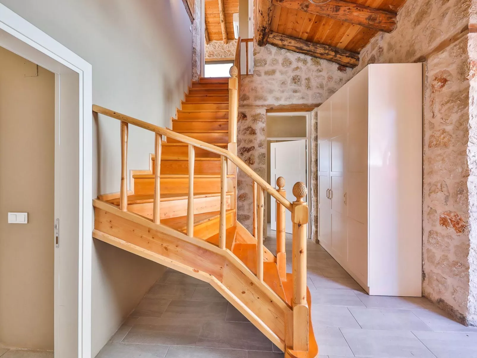 Natursteinhaus mit Pool in Kalkan Islamlar-Binnen