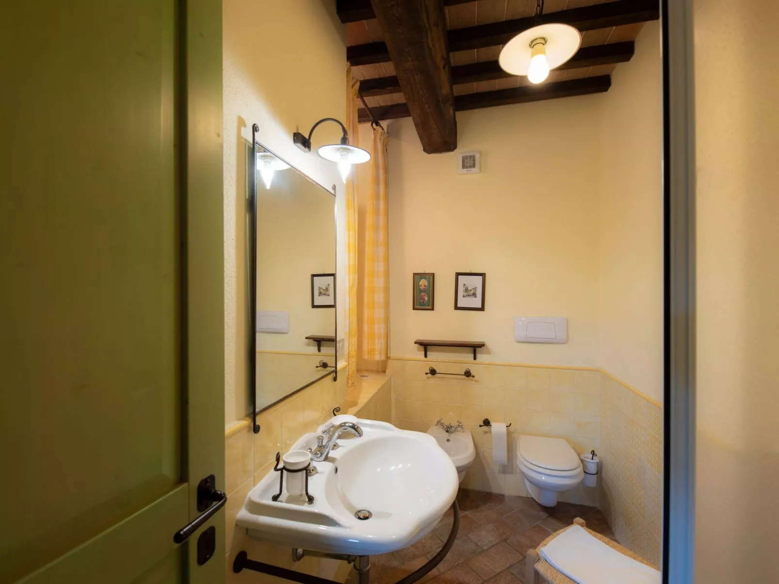 Gartenrotschwanzmascie-Binnen