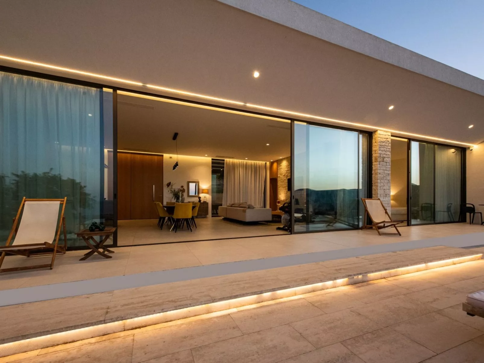 Neue einzigartige Villa mit atemberaubender Aussicht in Strandnähe-Image-tags.info