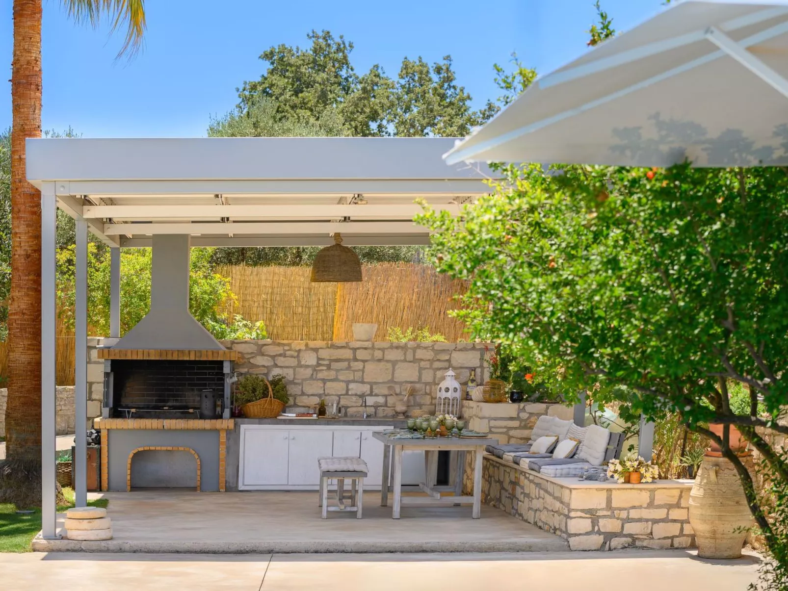 Villa mit Infinity-Pool und BBQ, Nähe zum Strand-Image-tags.info