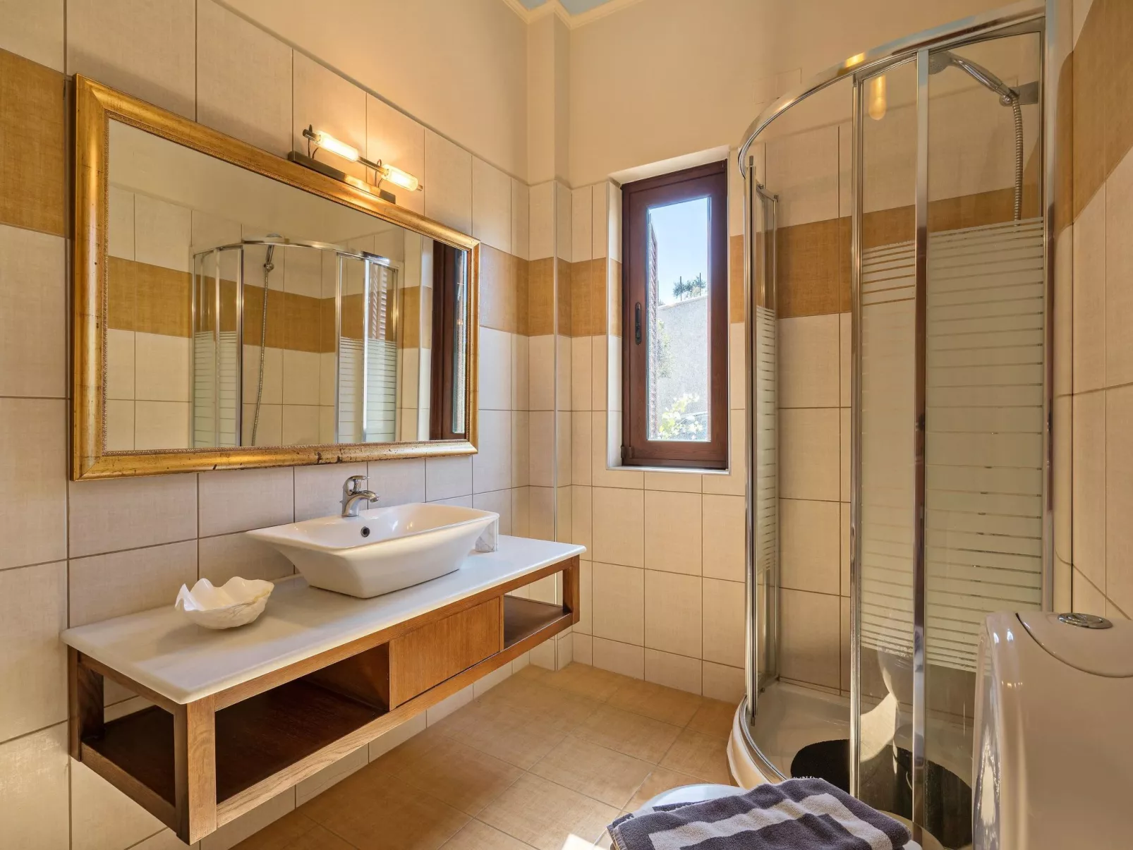 Hochzeit Villa Anemomylos Beheizter Pool Jacuzzi-Binnen