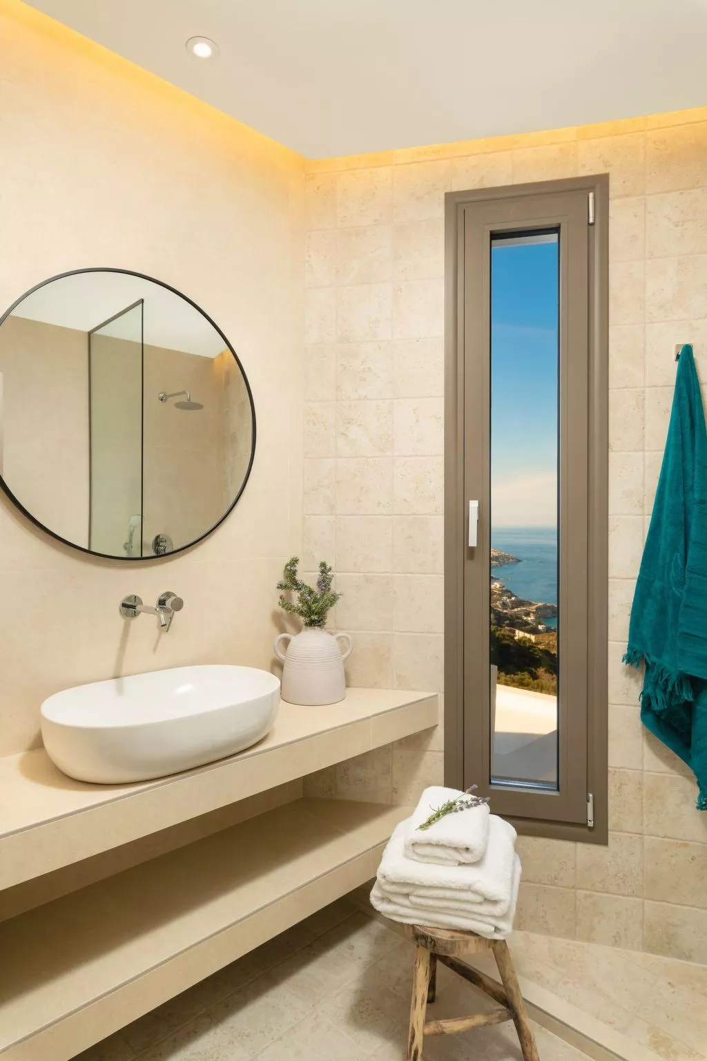 Luxuriöses Anwesen mit Meerblick und beheiztem Infinity-Pool-Buiten