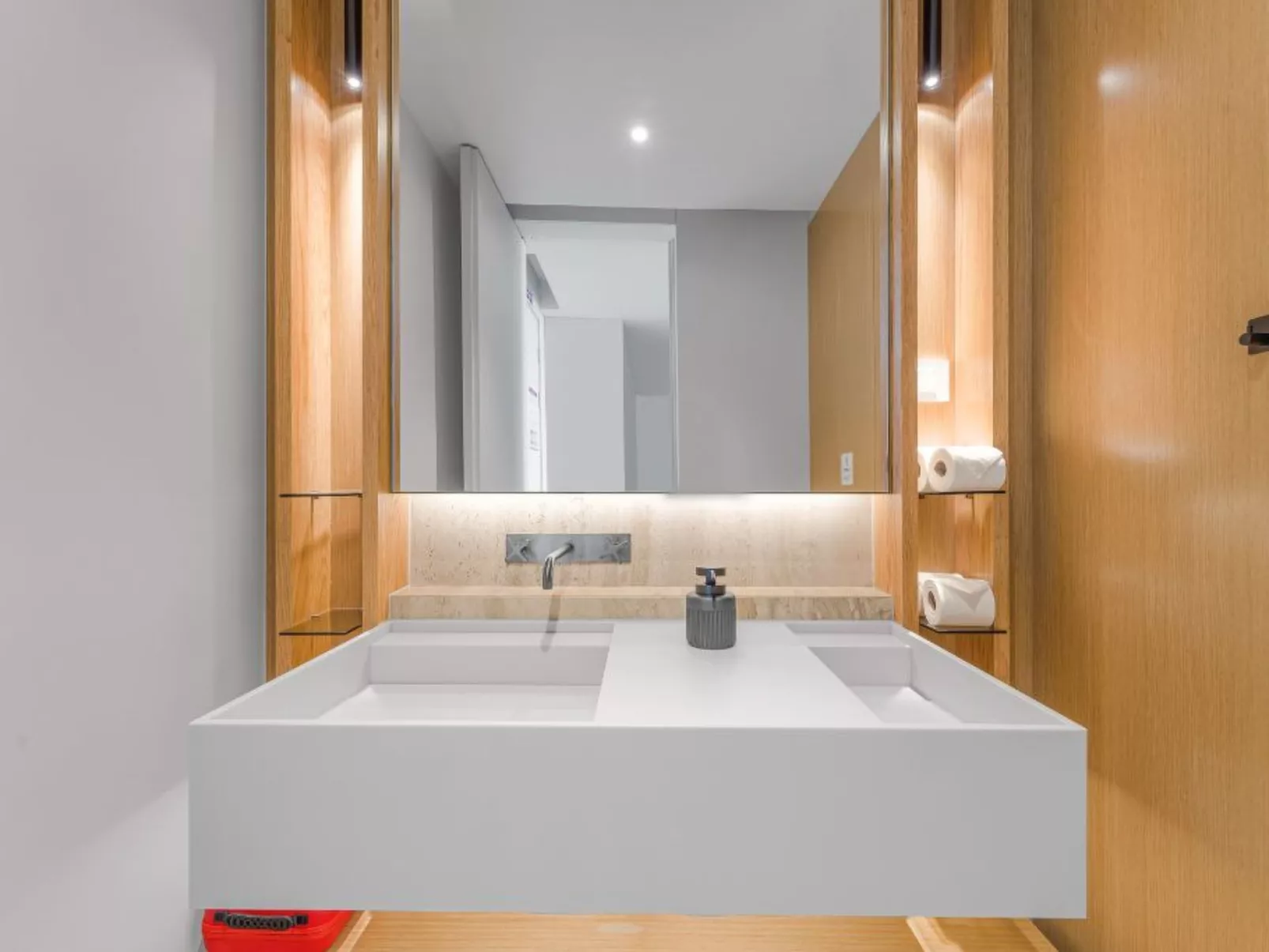 "Savoy Luxury Apart."-Binnen