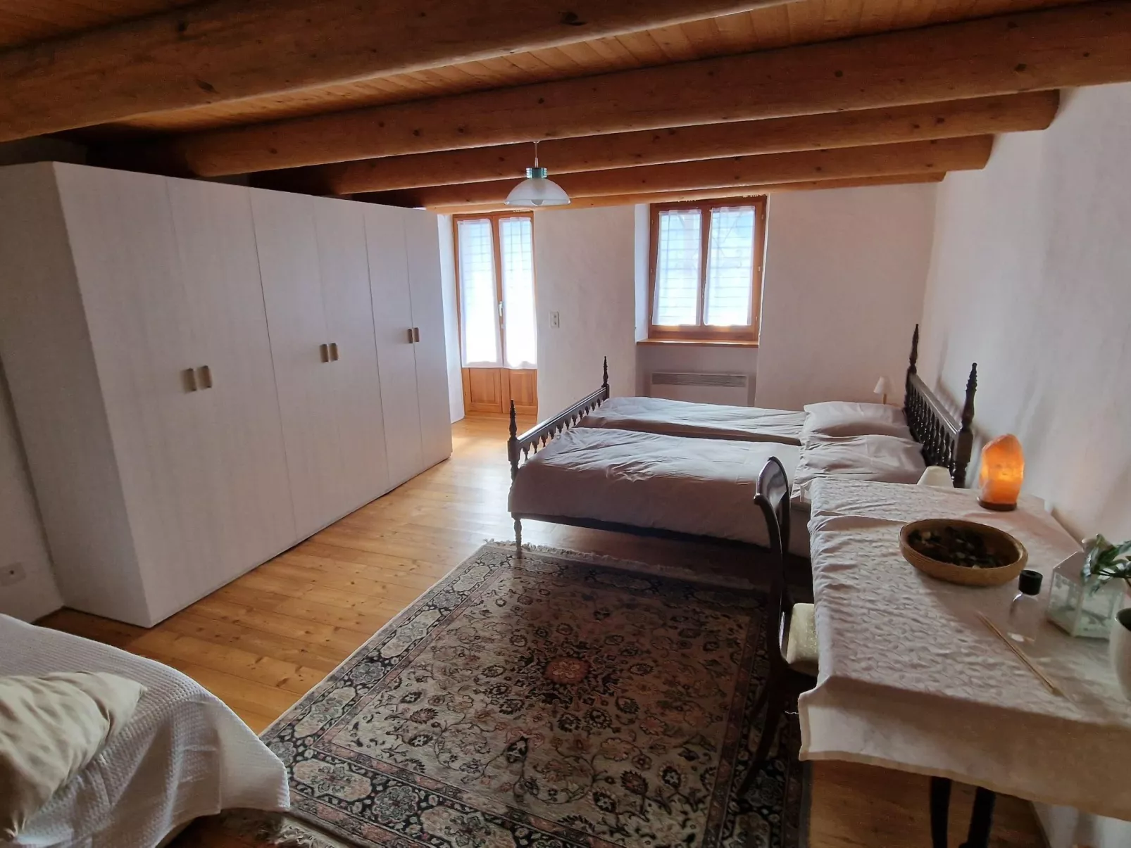 Chalet in den sonnigen Schweizer Südalpen-Binnen