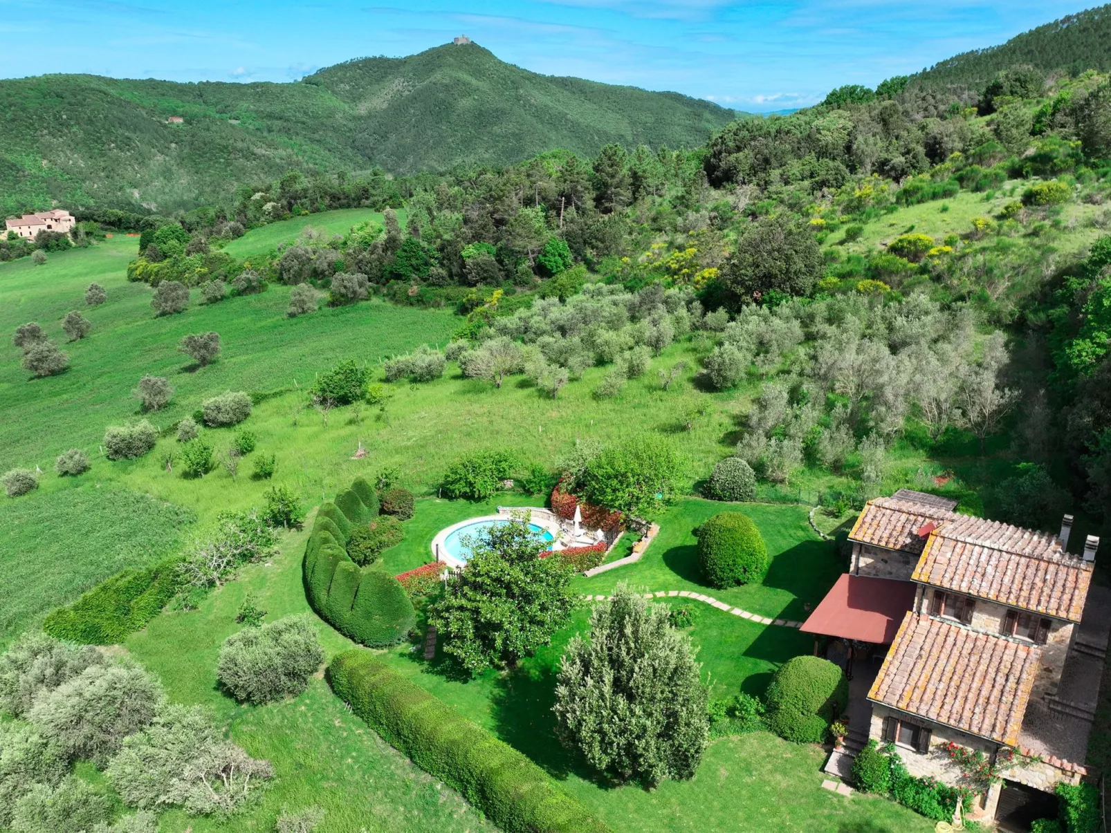 Anwesen "Toskanische Villa" mit privatem Pool-Buiten