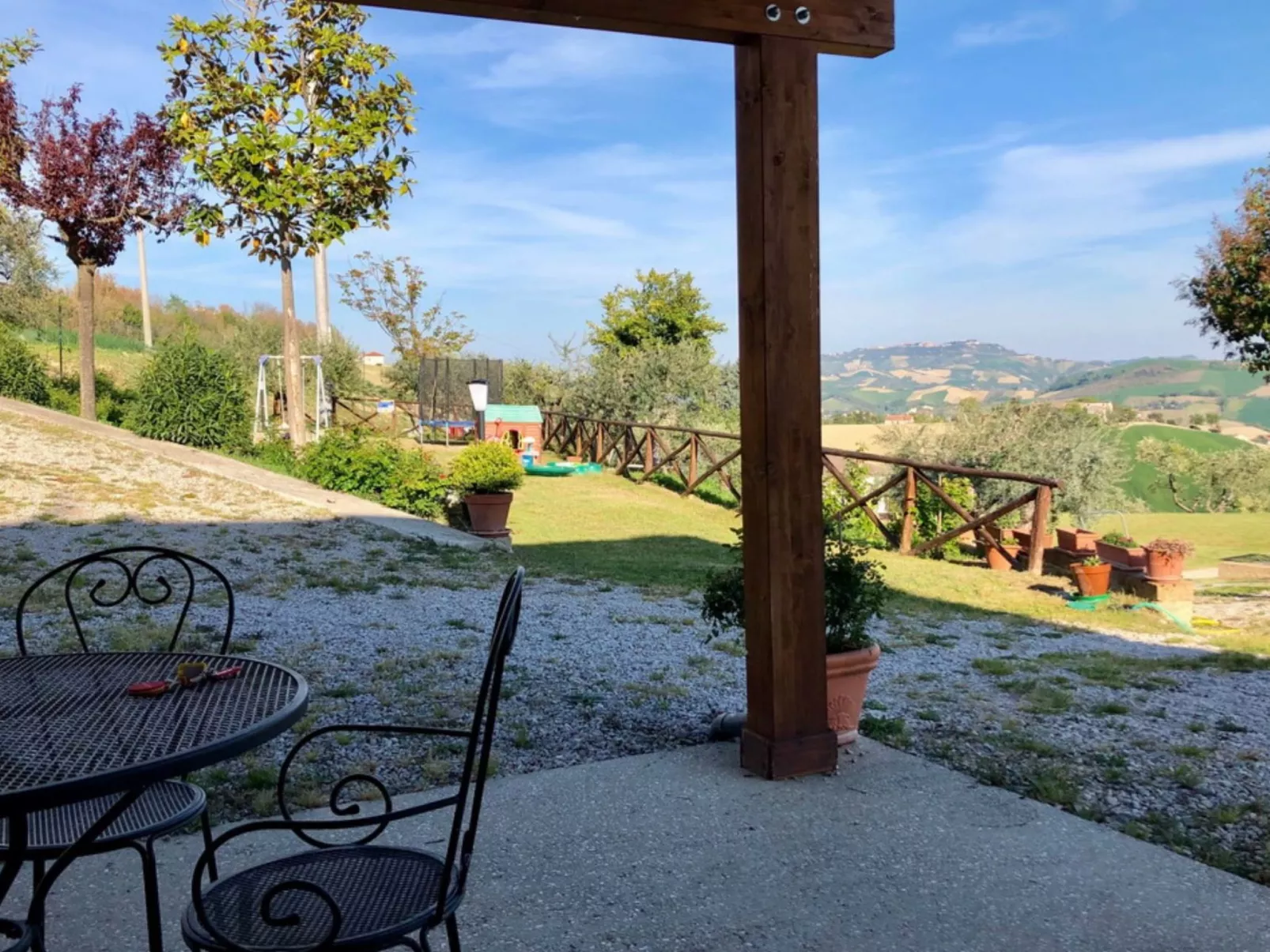 Villa mit atemberaubender Aussicht und privatem Pool-Buiten