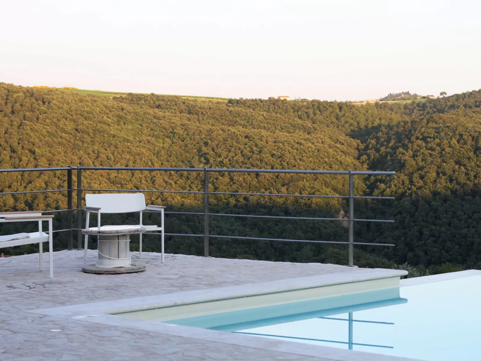 Casale Civitella mit Infinity-Pool-Buiten