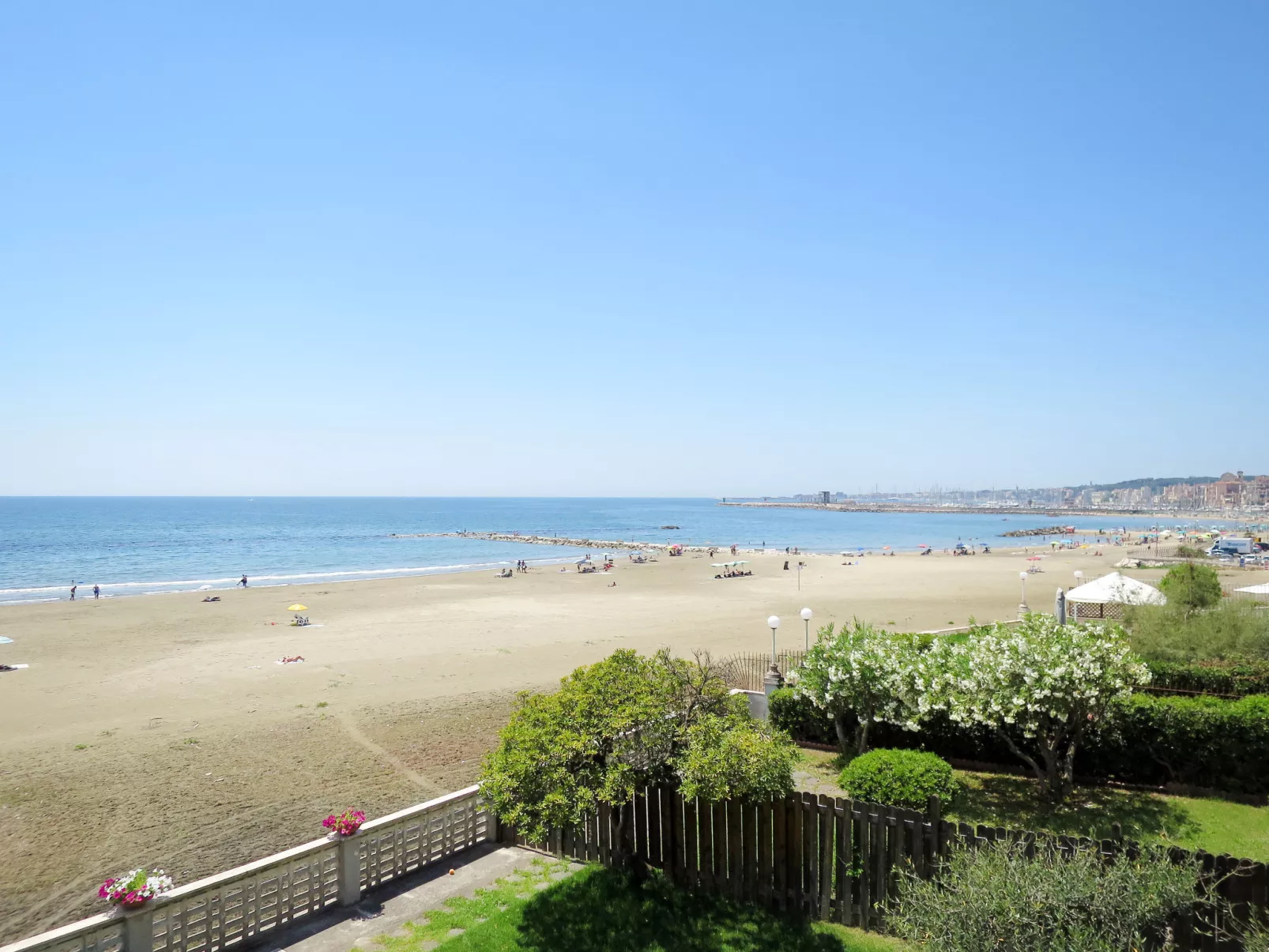 Oleandri Ferienhaus mit privatem Pool-Omgeving