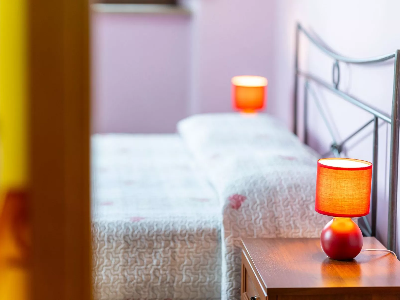 'Granatapfel' mit Schwimmbad-Binnen