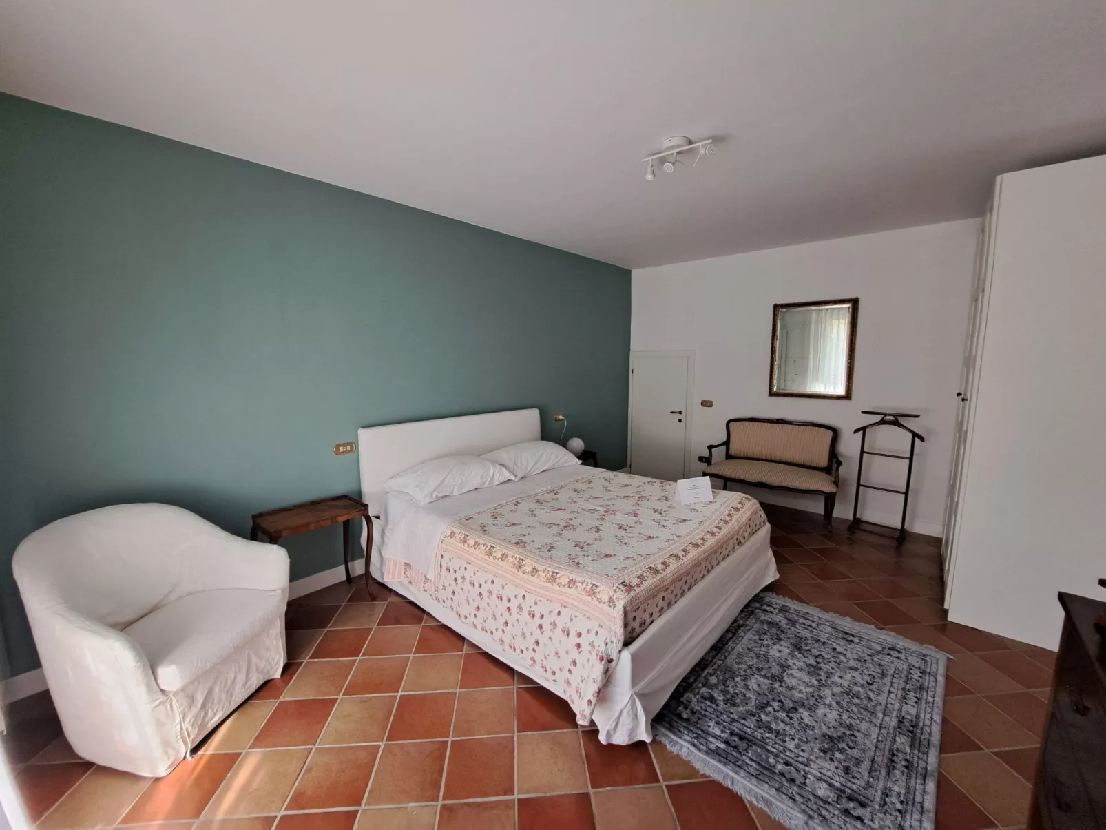 "Daphne Experience".-Binnen