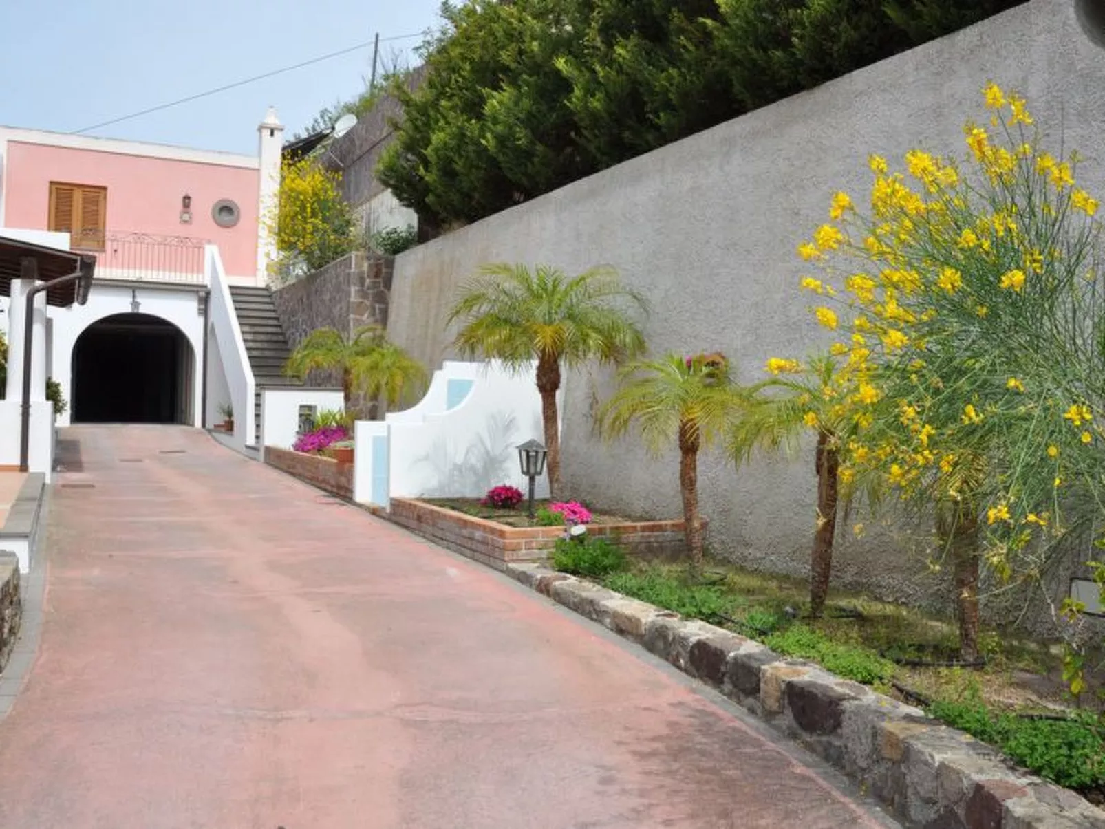 Wohnung 'Ginestra' mit Terrasse-Buiten