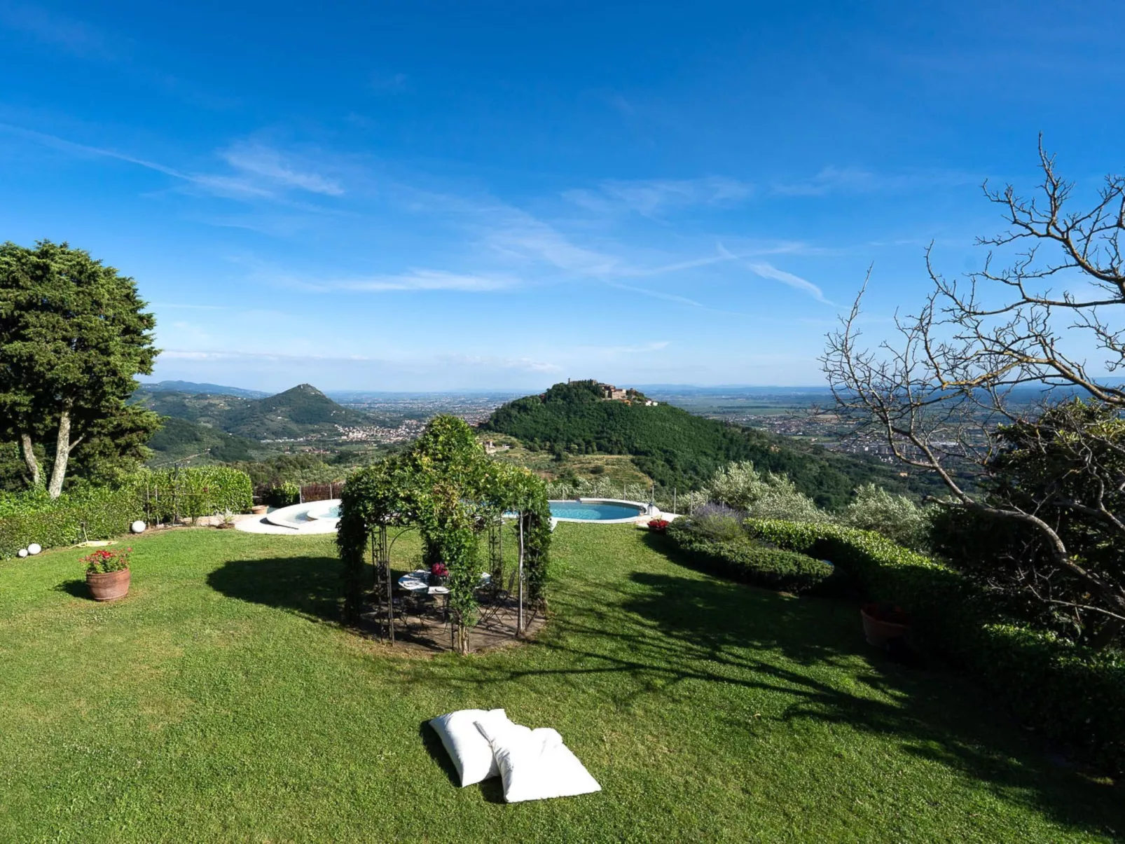 Für 10 Personen in Montecatini Tere, Toskana (Provinz Pistoia)-Image-tags.info