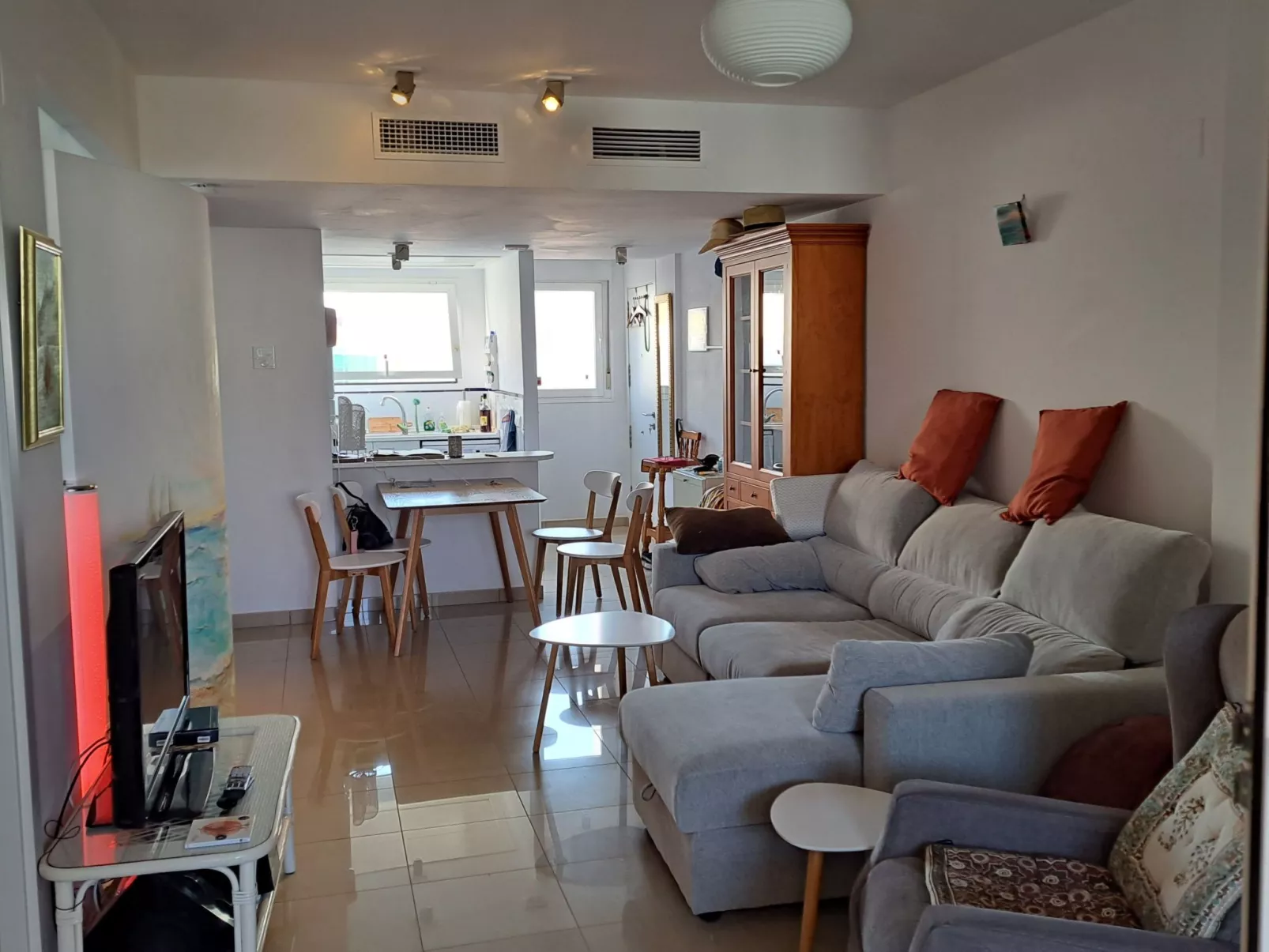 Schönes Appartement mit Grill, Pool und Terrasse-Binnen