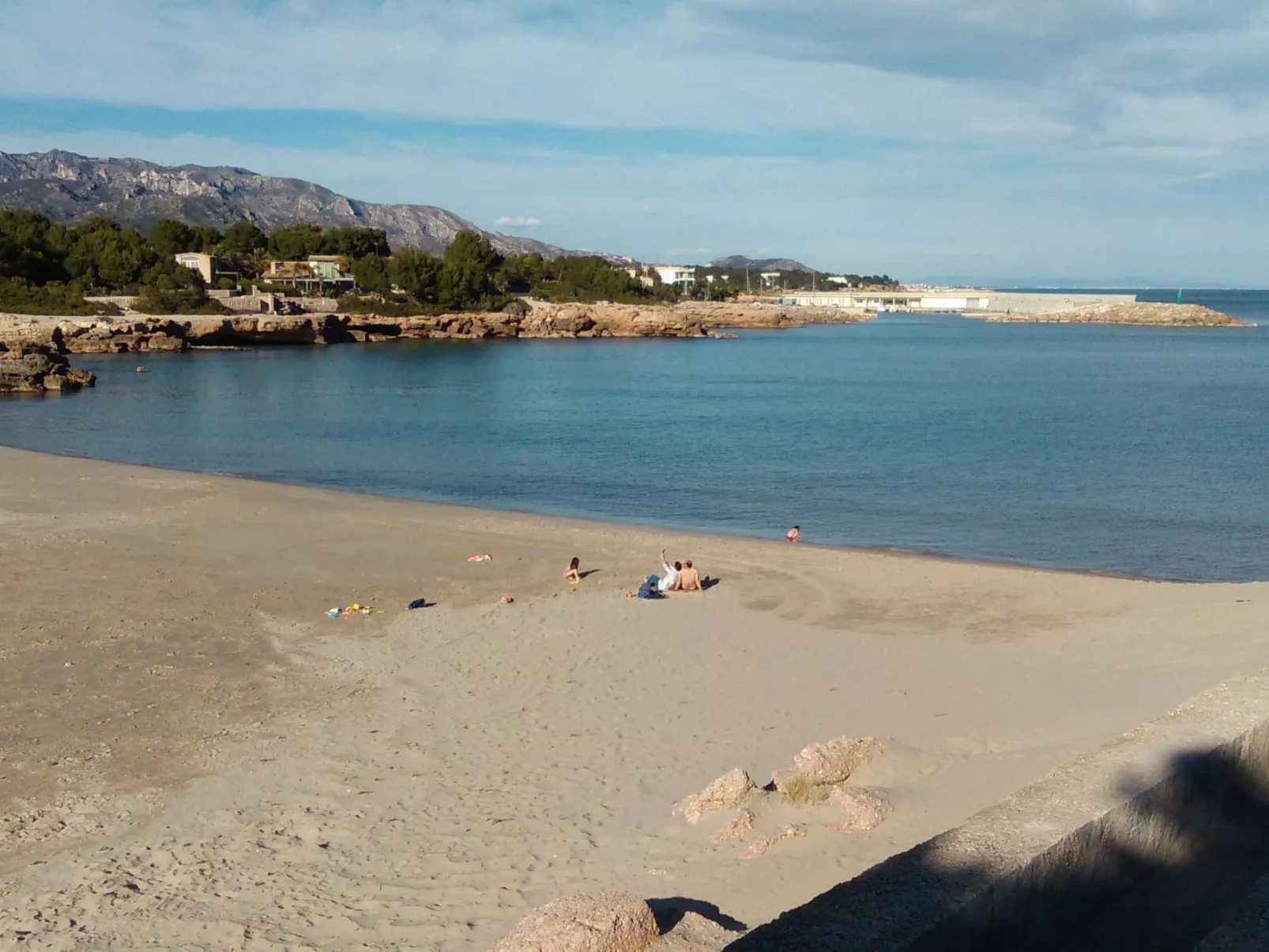 Entspannendes Haus in der Nähe des Meeres. Klimatisiert. Parkplatz-Buiten