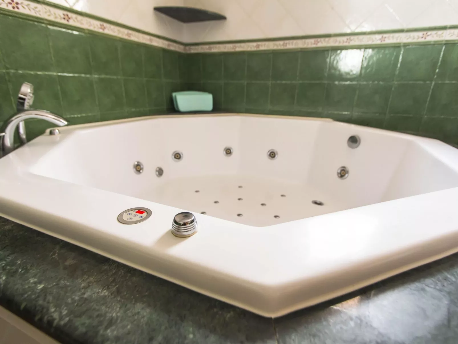 "Angelyn" mit Jacuzzi-Binnen