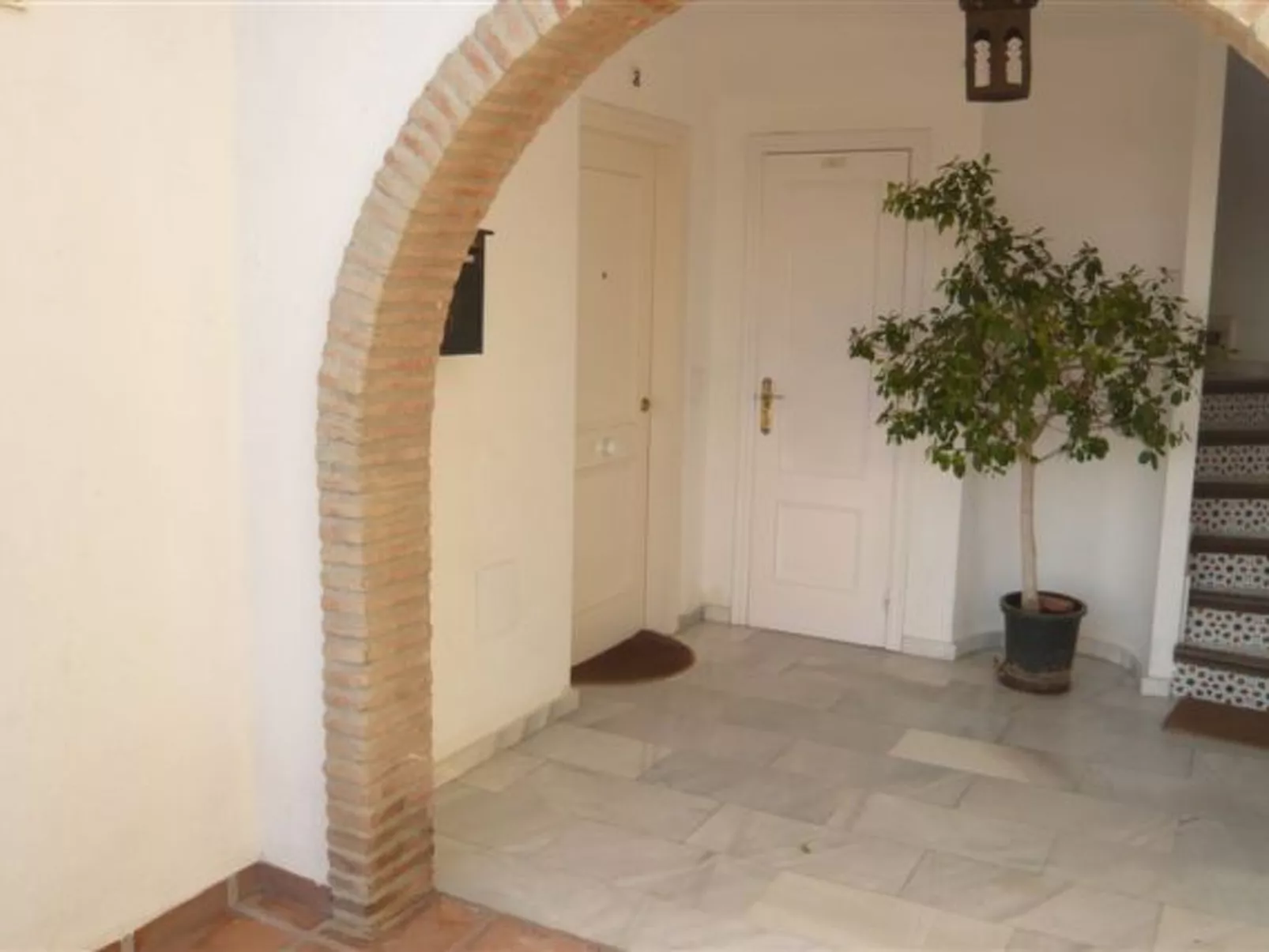 Mit Blick auf das Wasser-Binnen