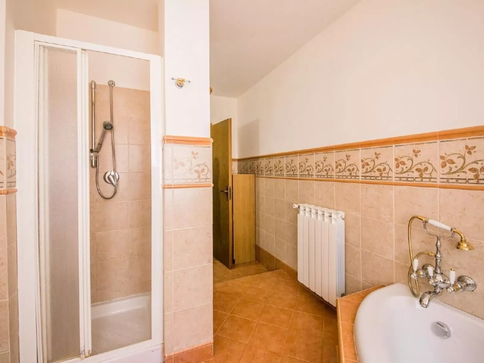 "Bouganvillae" mit Pool-Image-tags.info