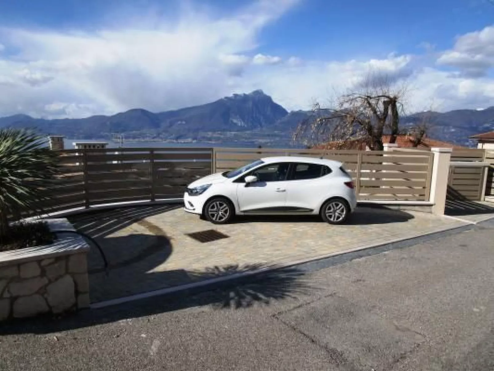 Flacher Sonnenaufgang-Buiten