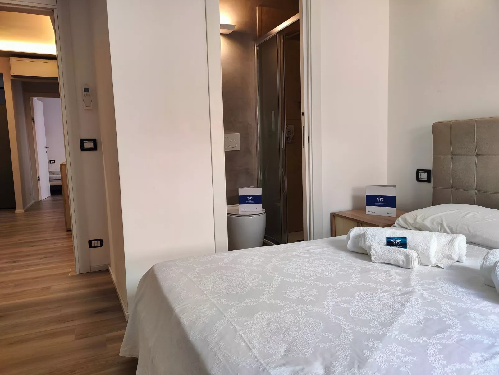 Vaze's Heart by Holiday World-Binnen