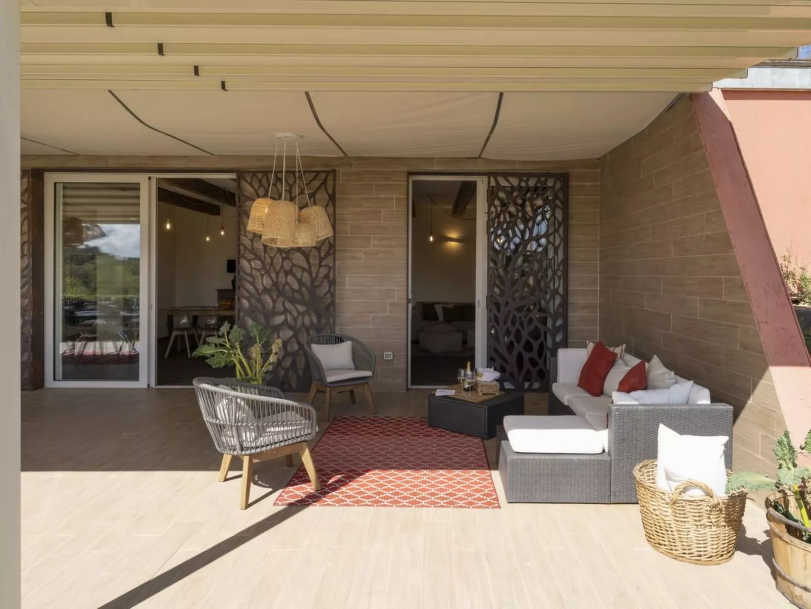 Wunderschöne Villa mit privatem Pool und Whirlpool-Binnen