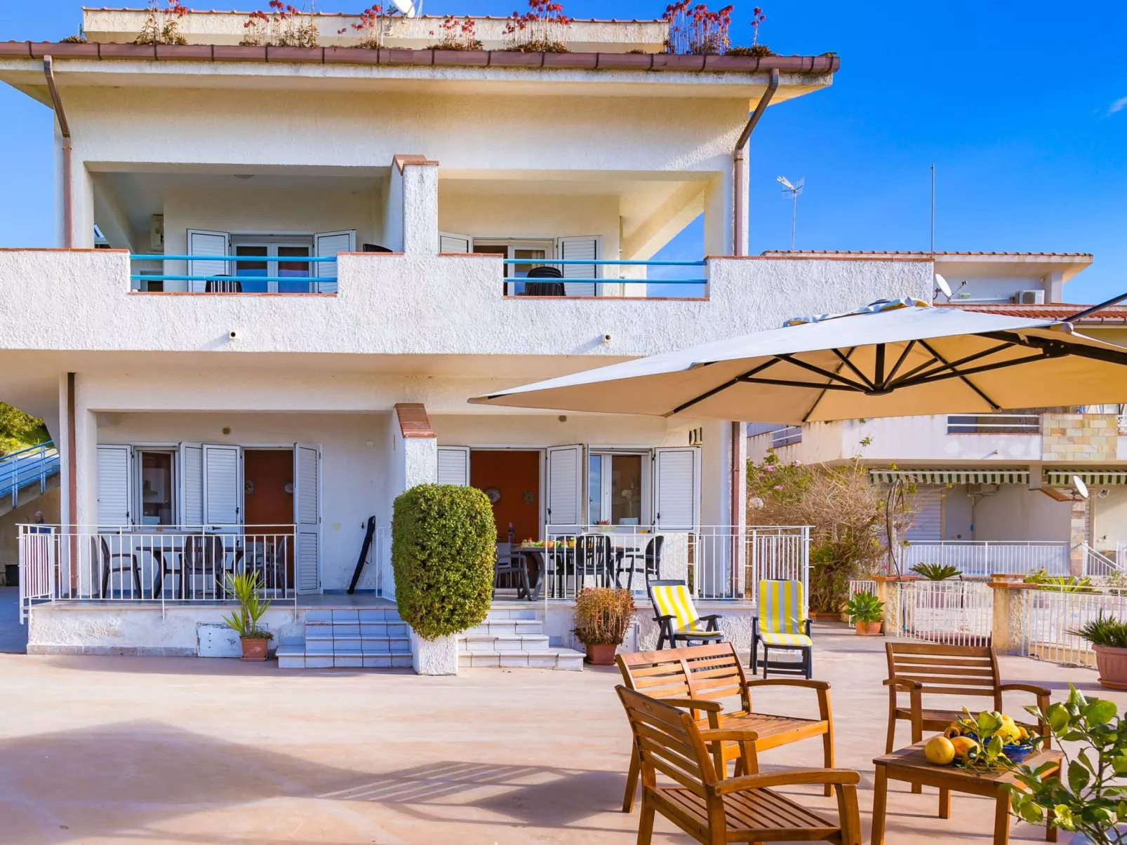 Appartement in Sciacca mit Terrasse und Grill und Meerblick-Buiten