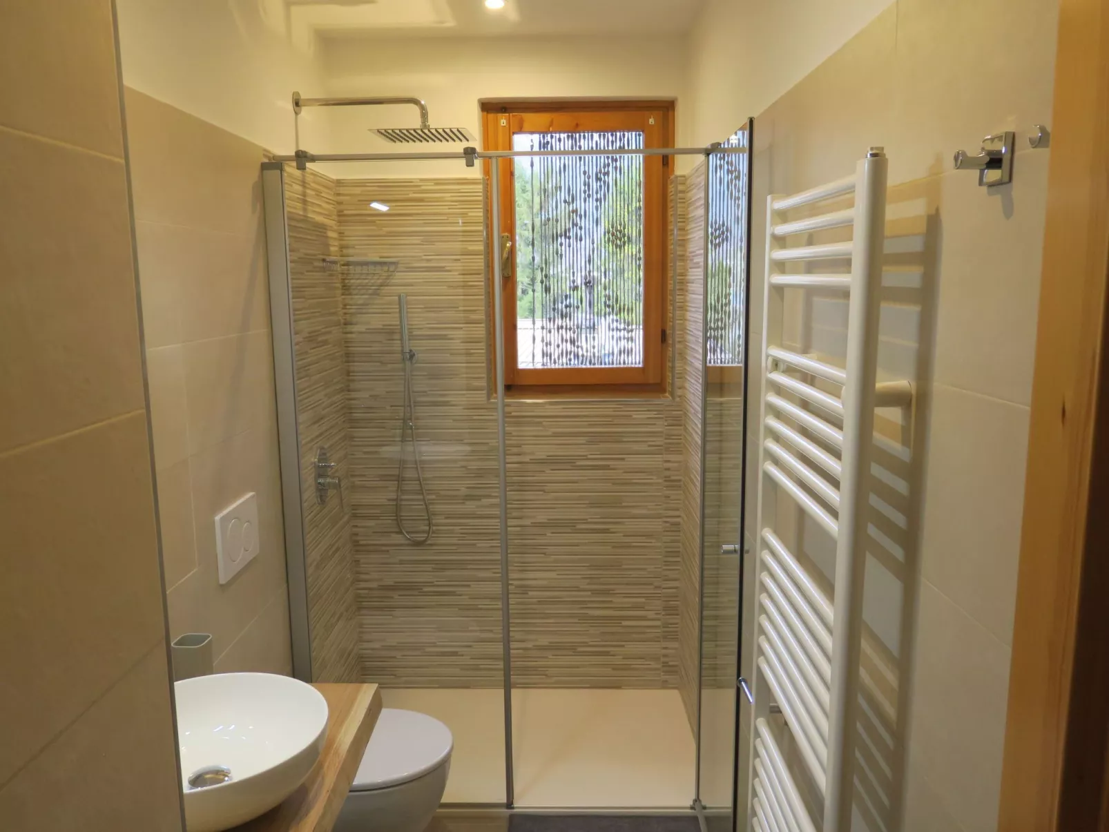 Erdgeschosswohnung mit privatem Garten-Binnen