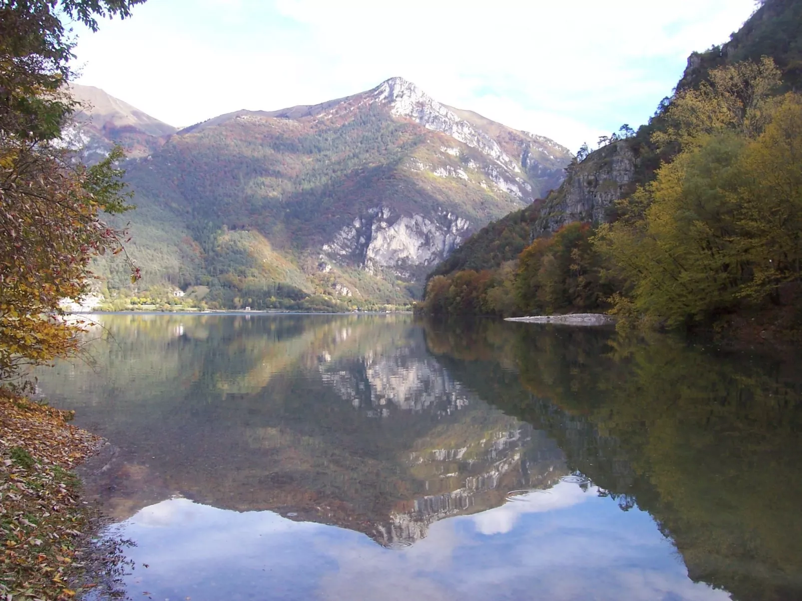 Wohnung im ersten Stock mit schönem Seeblick-Buiten
