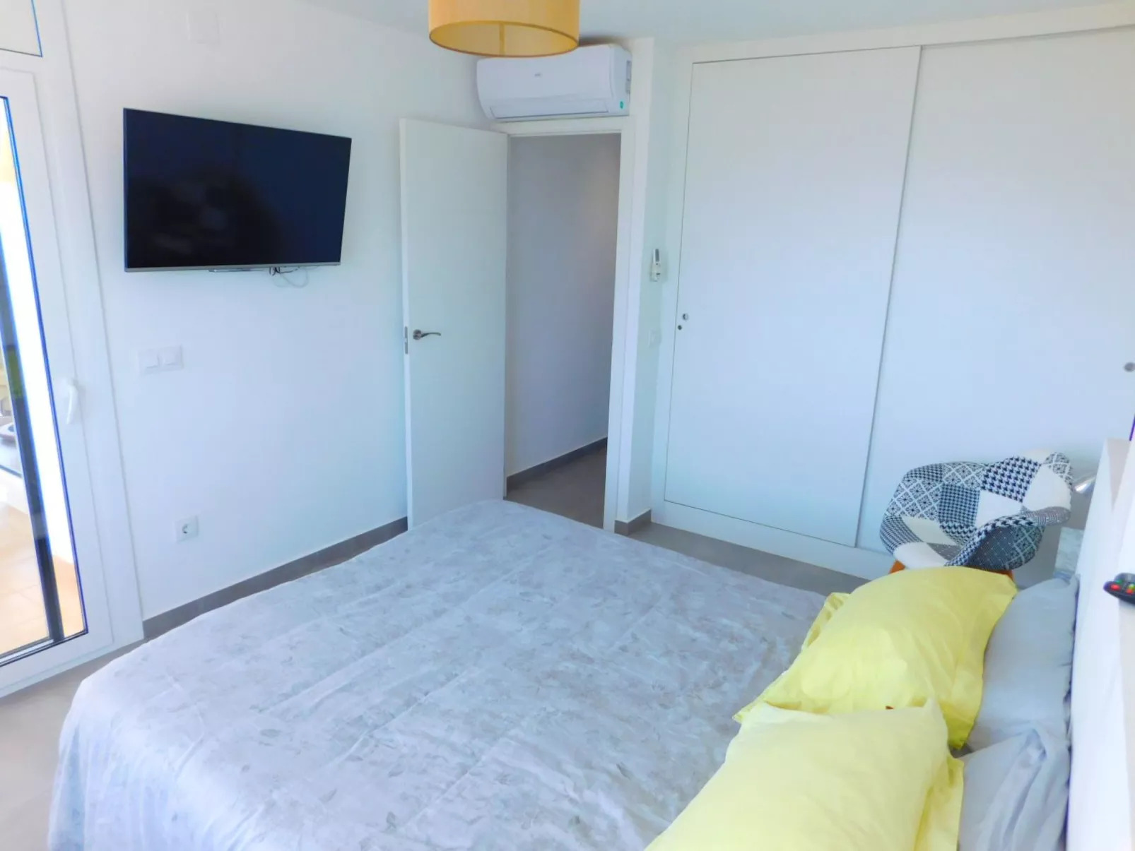 Appartement in Roses mit Großer Terrasse und Meerblick-Binnen