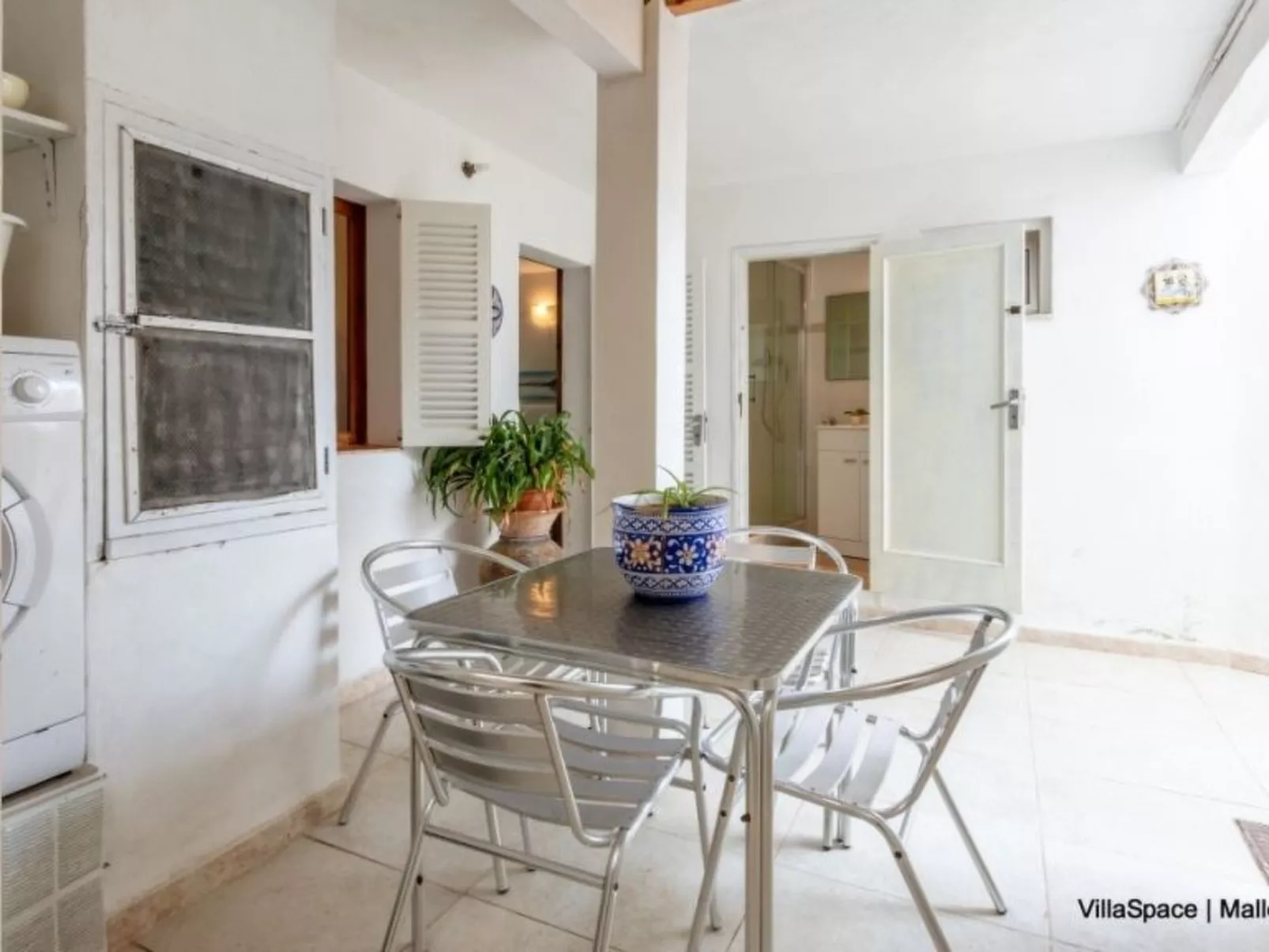 "Voramar Baix" mit Terrasse-Image-tags.info