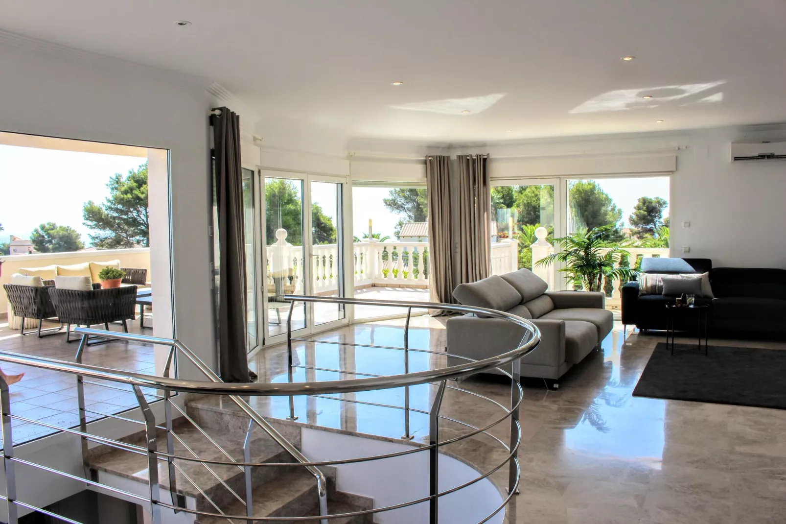 Luxe villa in Javea met panoramisch uitzicht-Woonkamer