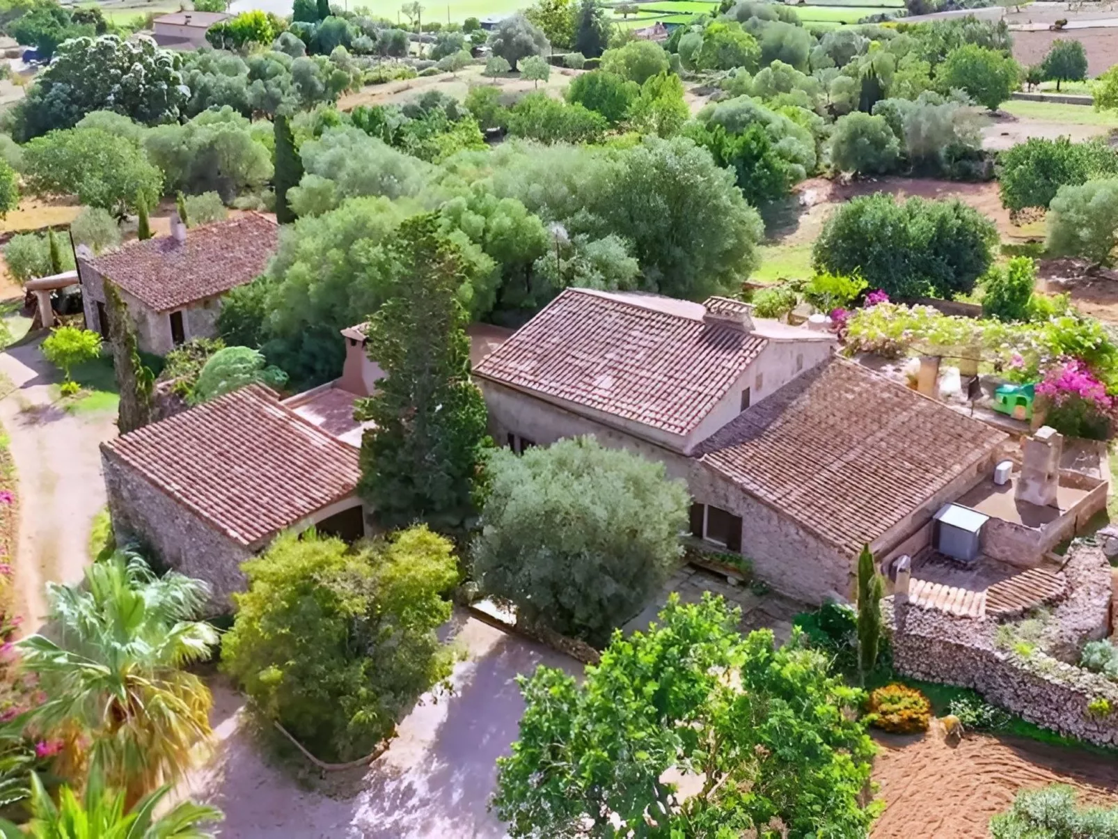 Finca mit Ruhe und Infinity-Pool-Image-tags.info