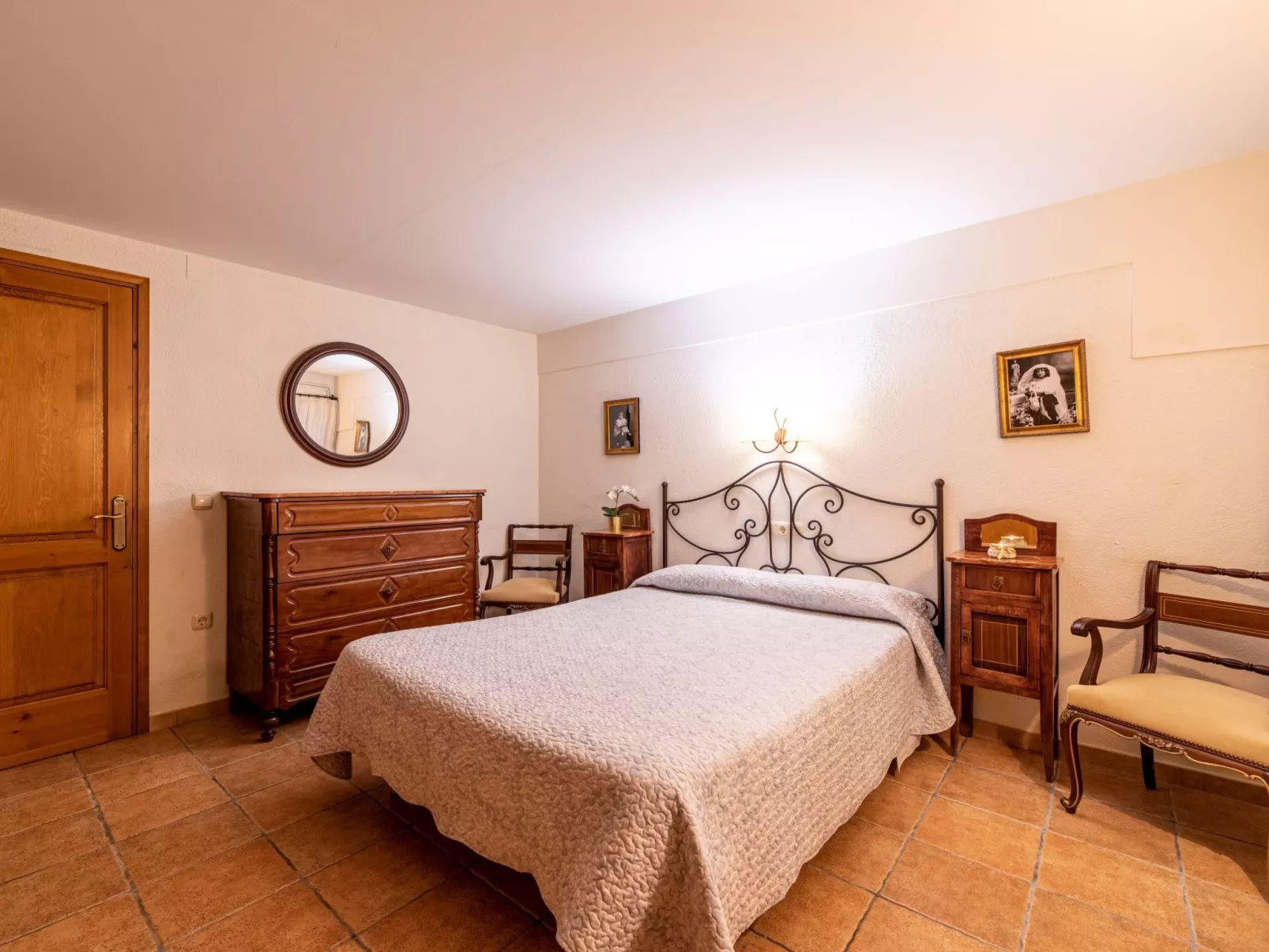 "Cobert del Carro".-Binnen