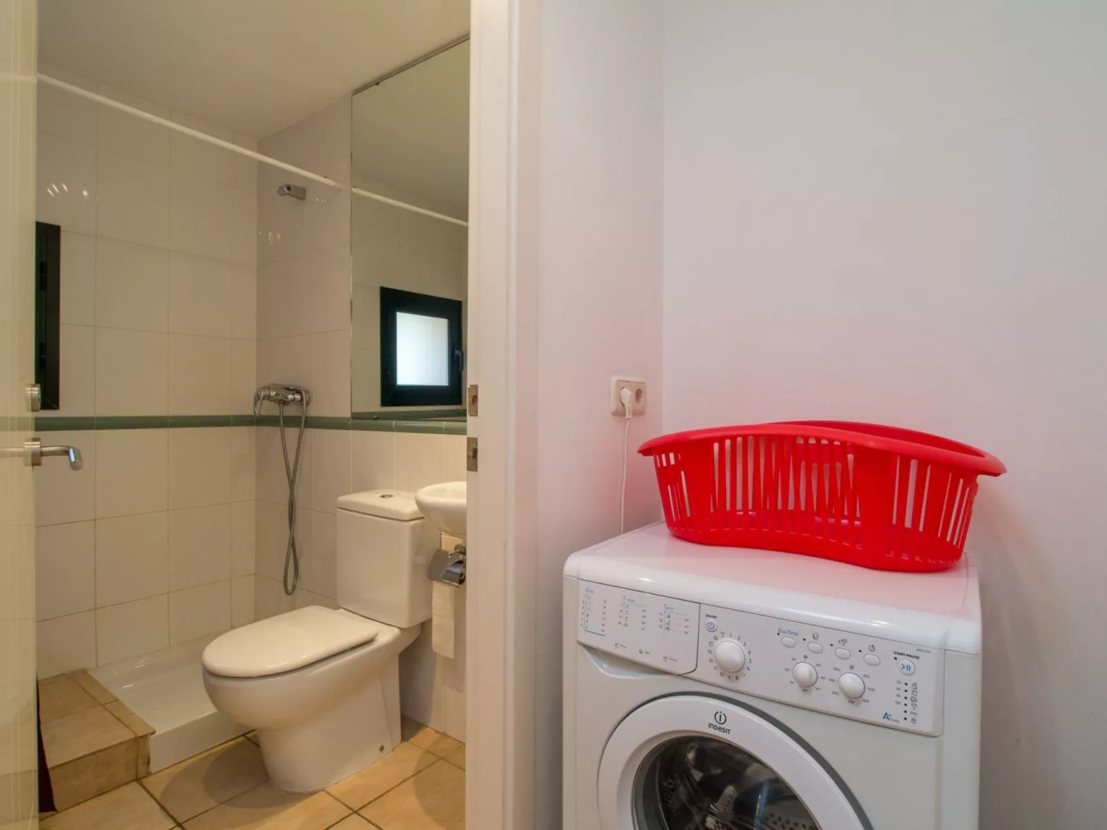 Costabravaforrent Pedró, Doppelhaushälfte für 6 Personen mit gemeinschaftlichem-Image-tags.info