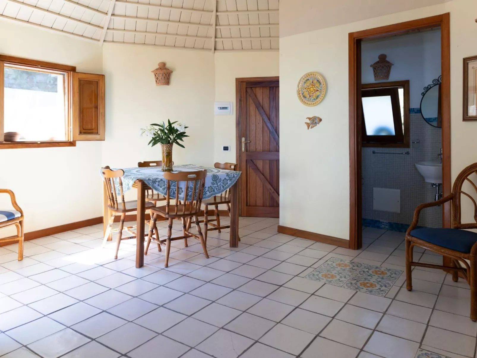 Für 10 Personen in Cefalù, Sizilien (Nordküste von Sizilien)-Image-tags.info