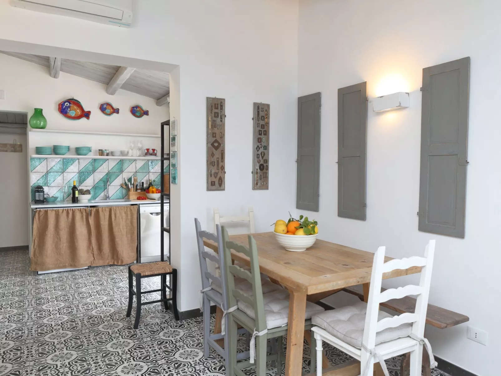 Charmante Wohnung in Cefalù mit Terrasse-Image-tags.info