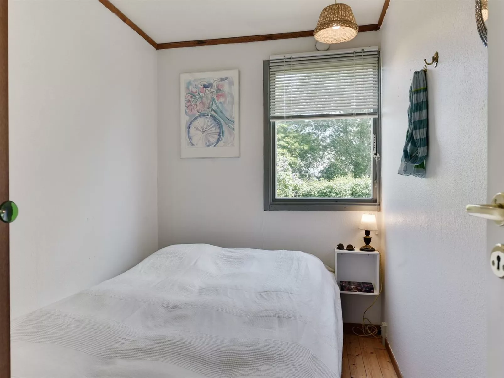 "Rise" - 250m from the sea-Binnen