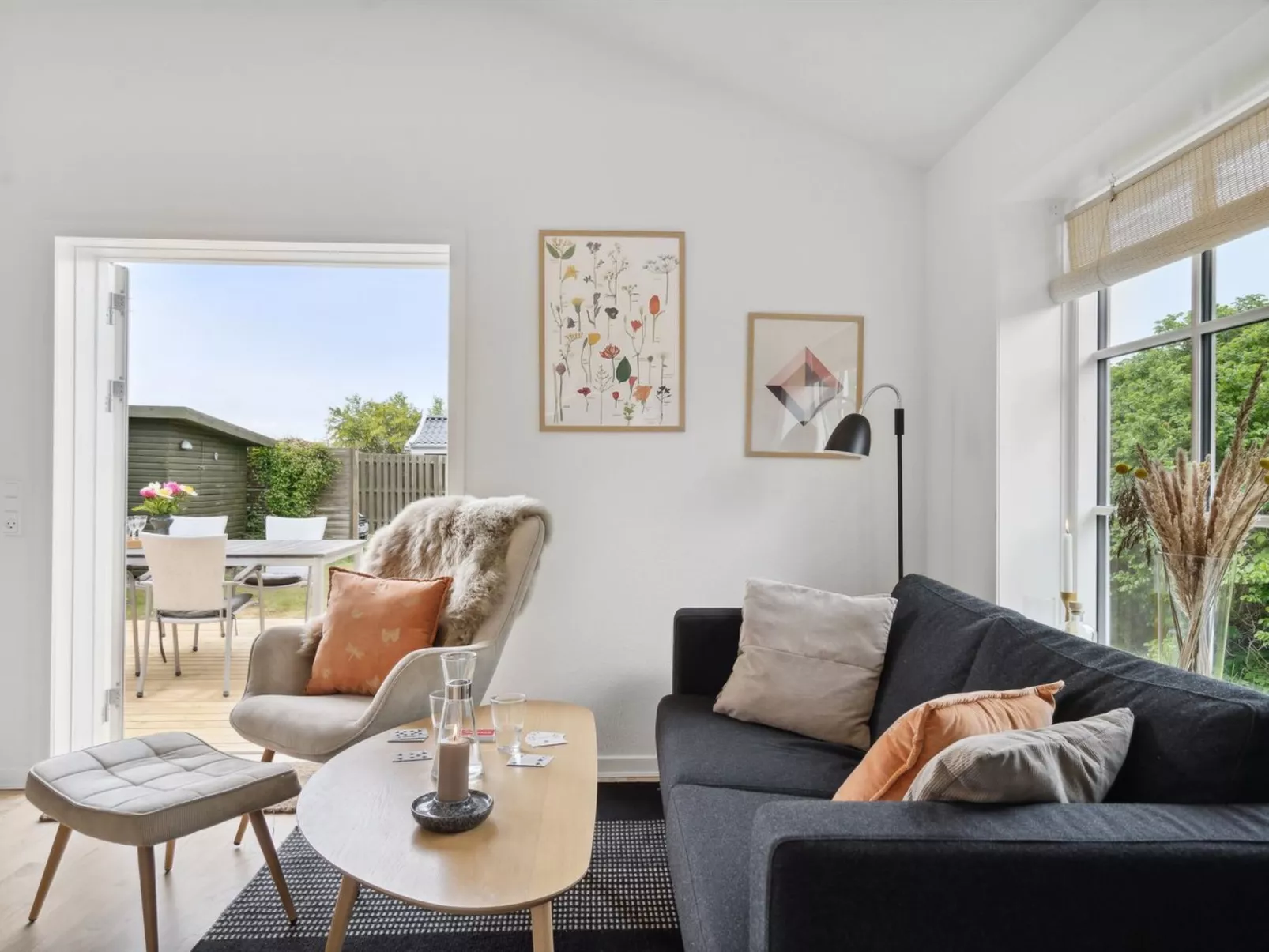 "Quanna" - 50m from the sea-Binnen