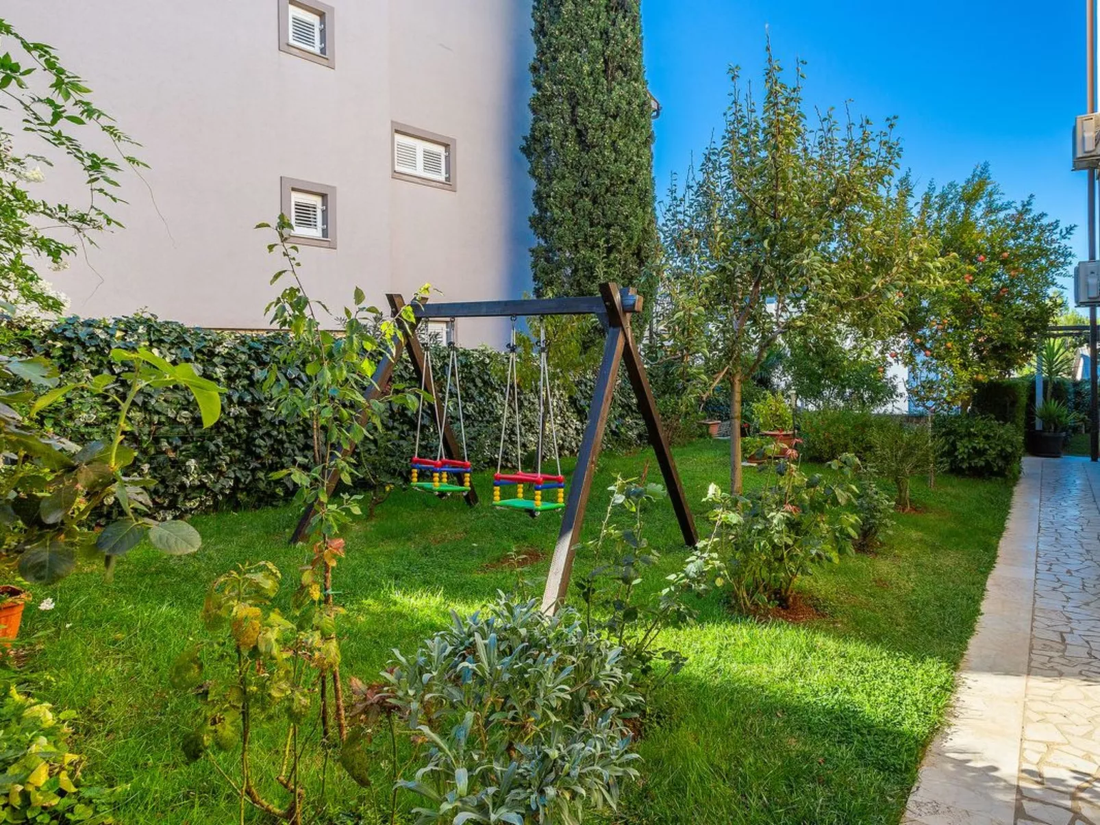 Wohnung "Maretic Mali" mit Terrasse-Buiten