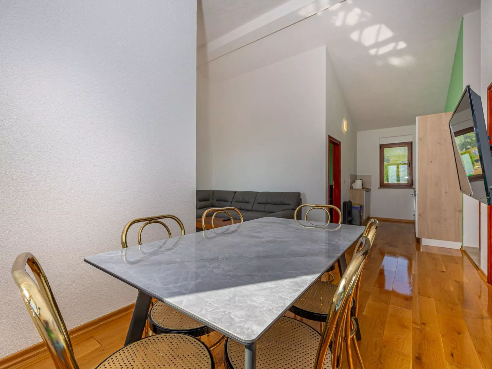 Wohnung Mistral 7-Binnen