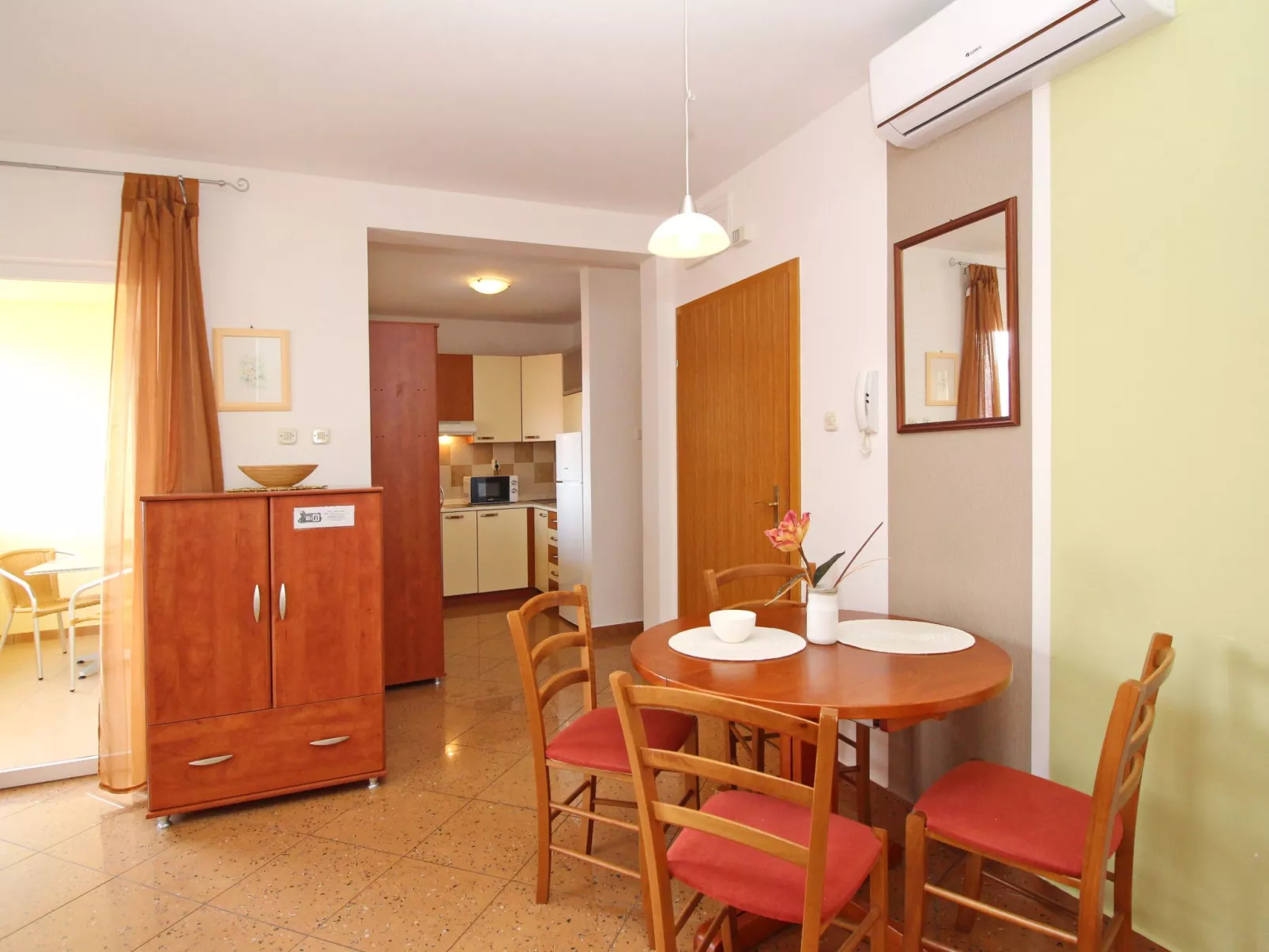 In Baška mit Eigenem Balkon-Binnen