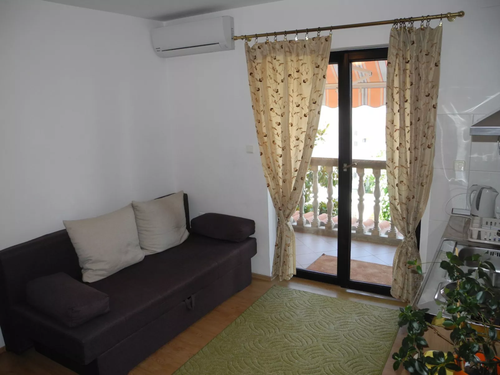 Wohnung in Crikvenica mit Terrasse und Grill-Binnen