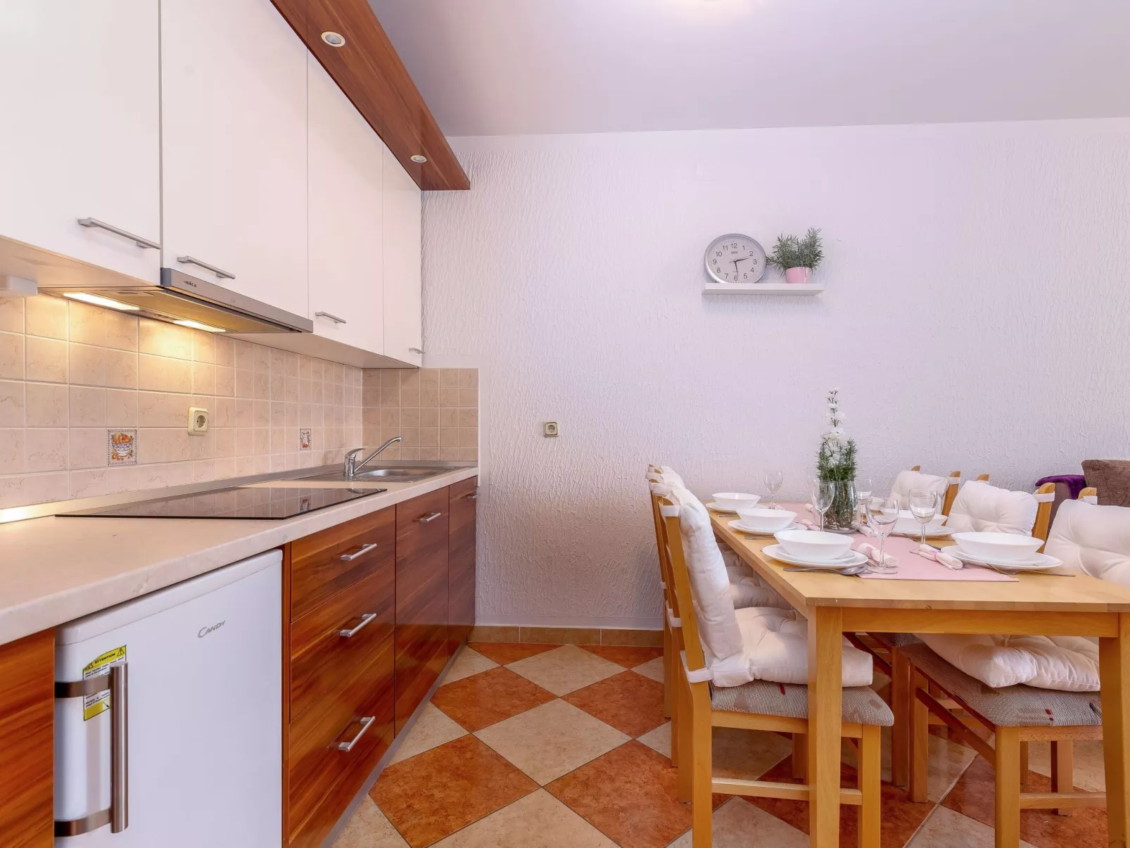 Wohnung mit Balkon und Meerblick-Binnen