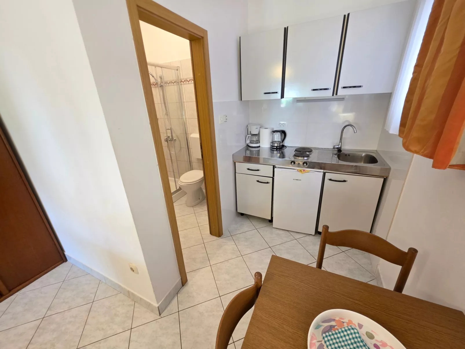 Studio-Apartment mit Terrasse-Binnen