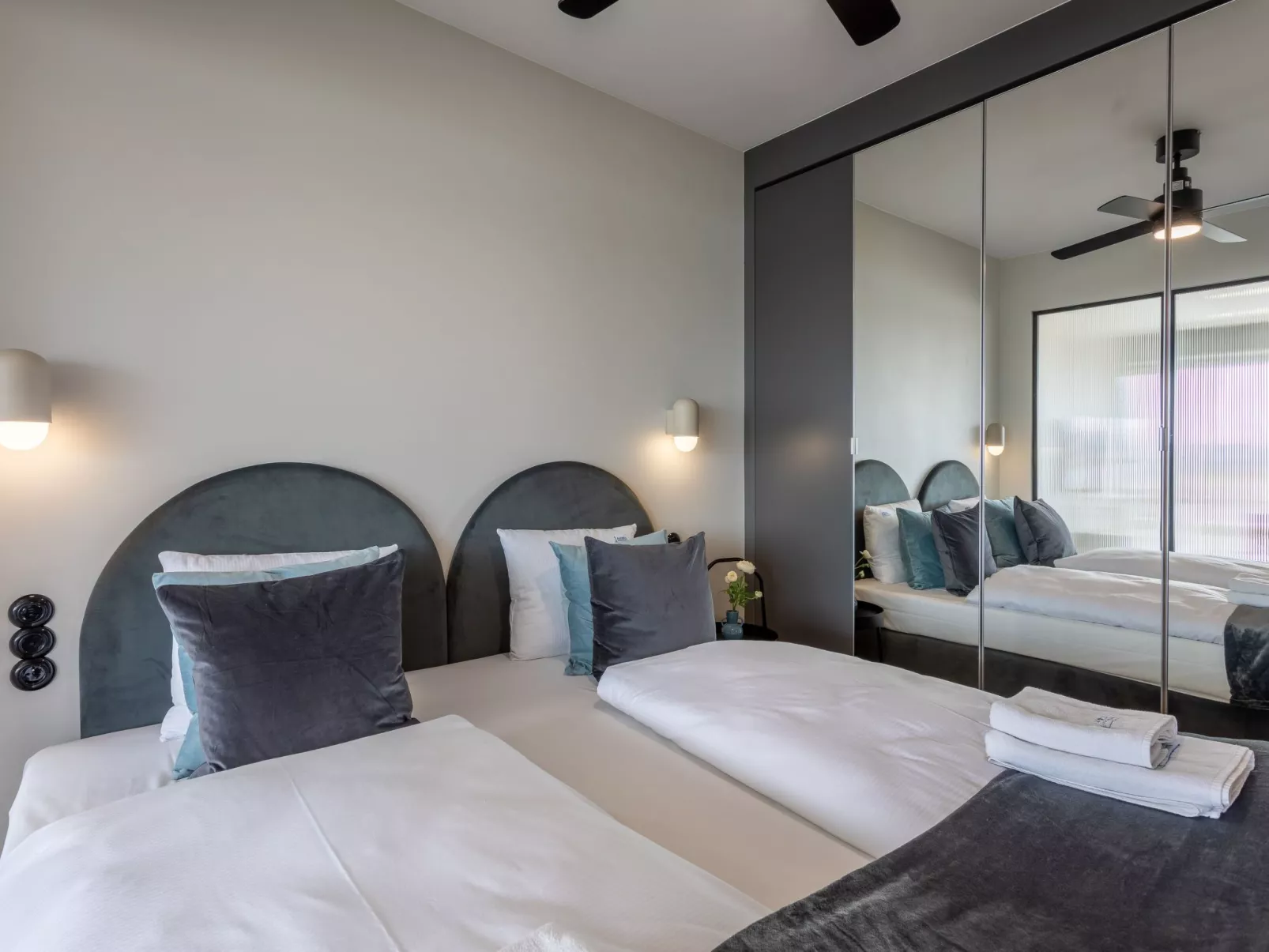 Concha mit Blick auf den Hafen-Binnen