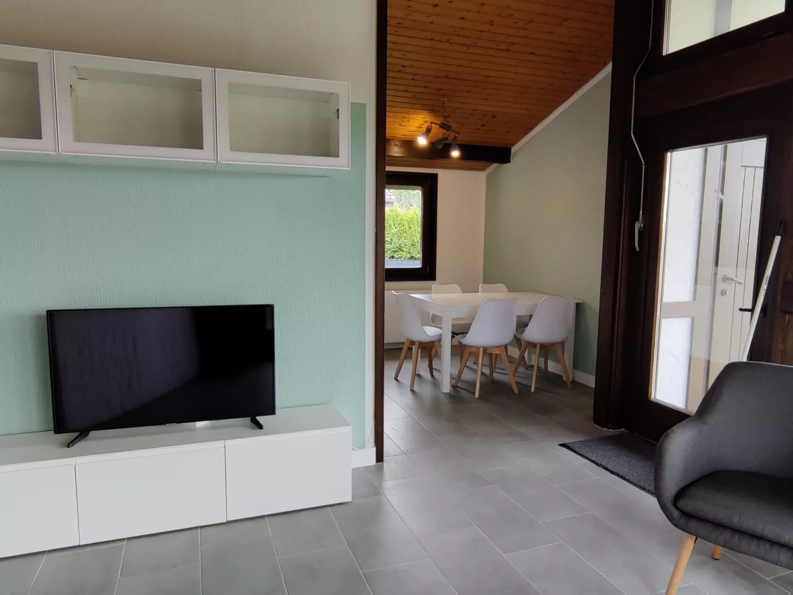 Haus F 21, Randlage mit Wiesenweitblick eingezäu-Binnen