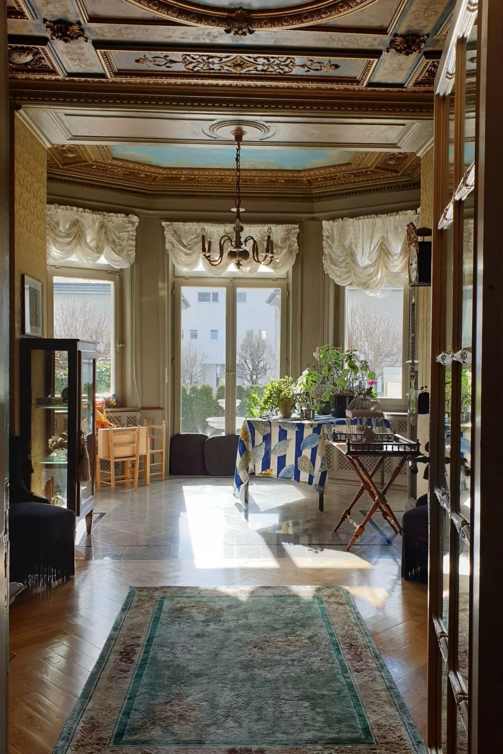 Weisse Villa-Image-tags.info